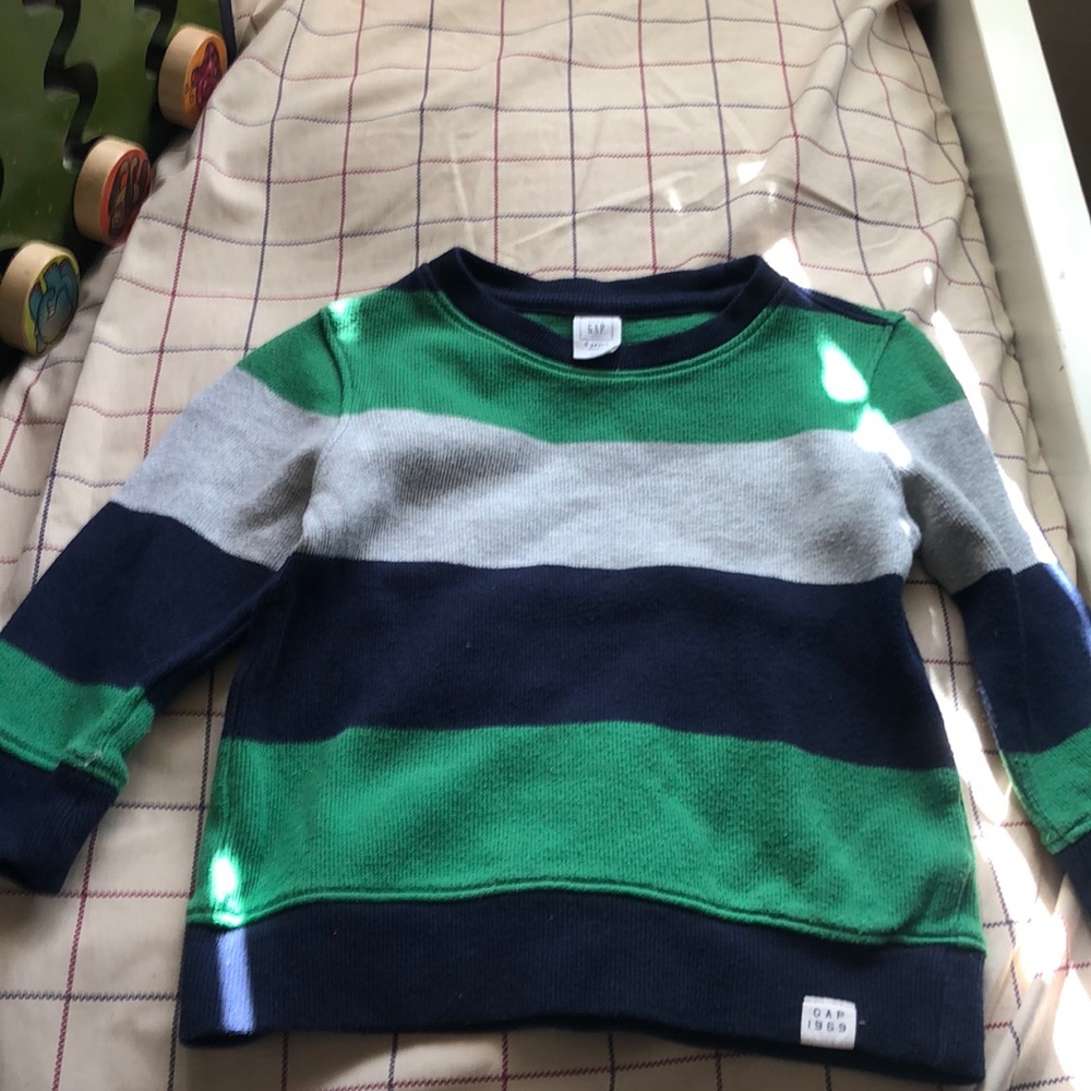 Like new Baby Gap toddler Boys Size 2 sweatshirt